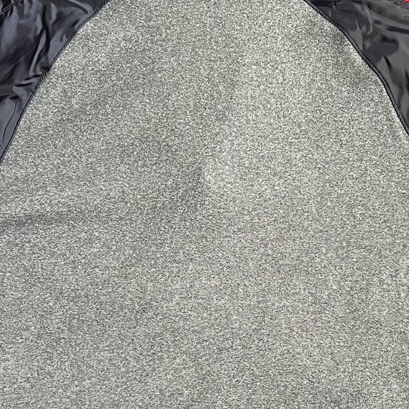 UNDER ARMOUR / NASHVILLE PREDATORS / NHL GRAY AND NAVY BLUE QUARTER ZIP SIZE M - Picture 9 of 9